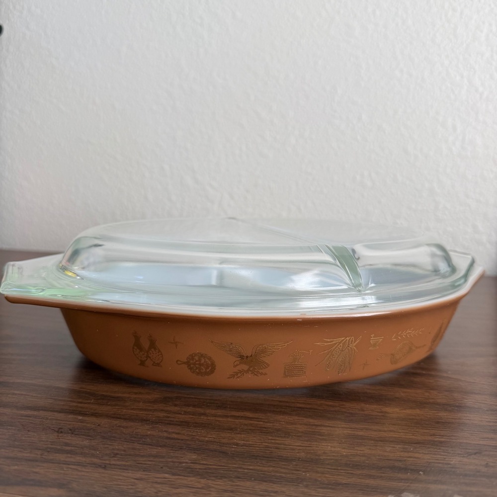 Vintage Pyrex Early American Divided Casserole Dish 1.5 QT Brown Gold With Lid